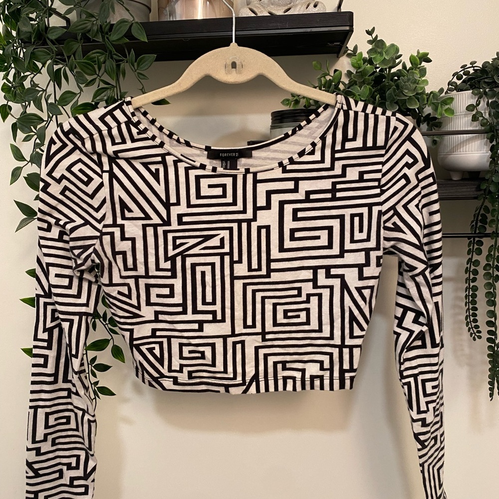 Trippy Abstract Black and White Cropped Top